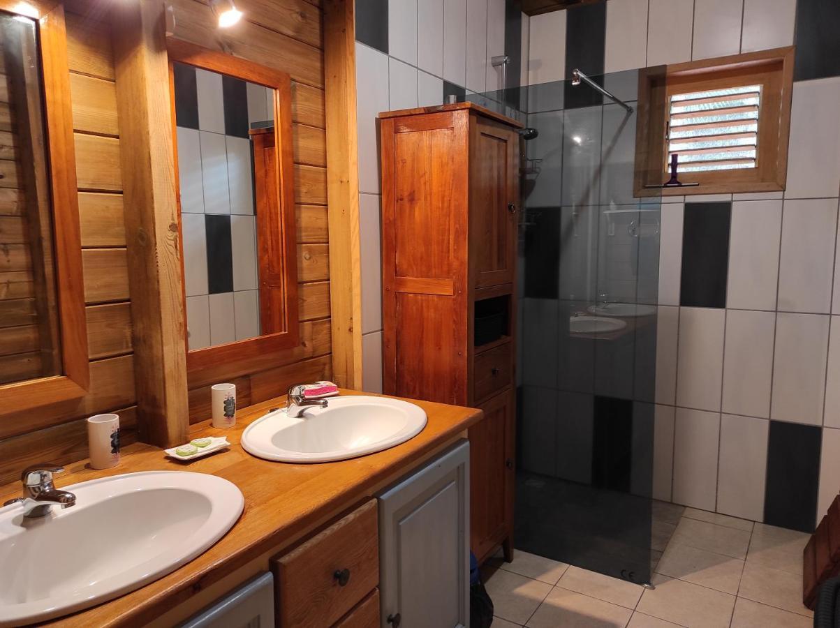 Le Tri Haut De Bellevue - Bungalow Colibri Pointe-Noire Eksteriør billede