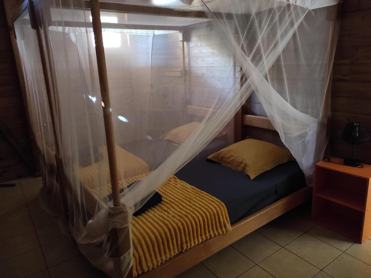 Le Tri Haut De Bellevue - Bungalow Colibri Pointe-Noire Eksteriør billede